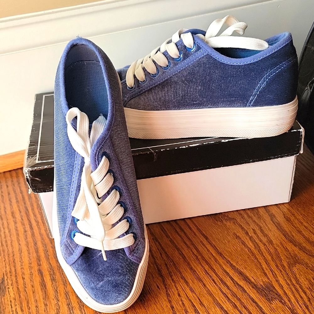 Qupid Blue and White Casual Sneakers